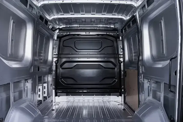 Nissan Interstar Large Van