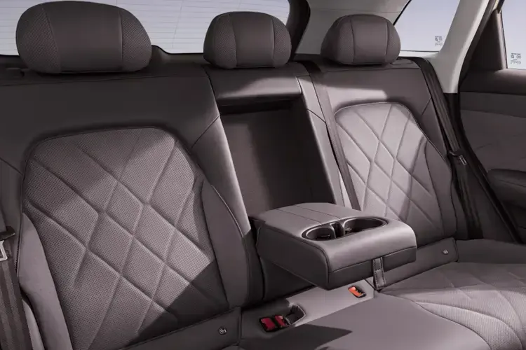 MG Motor UK MGS6 SUV