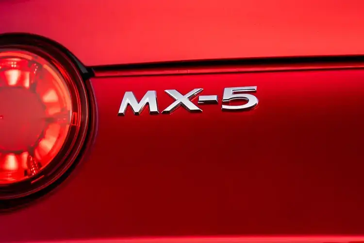 Mazda MX-5 Coupe