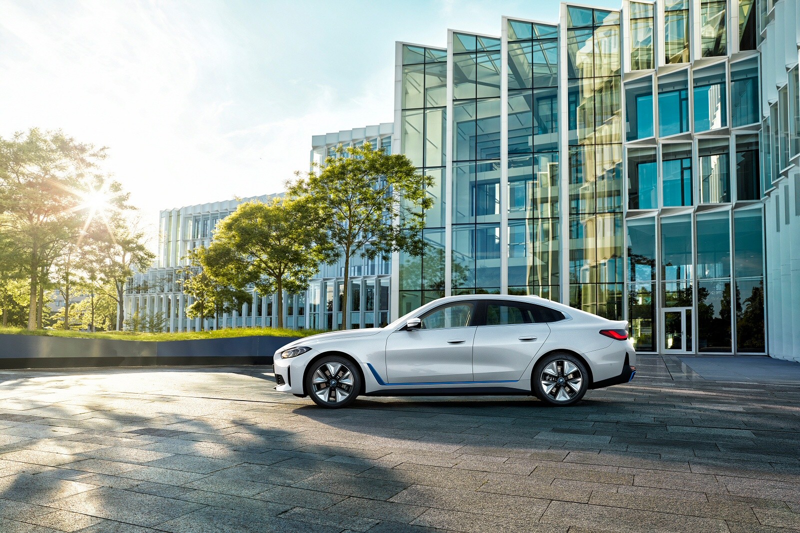 BMW i4